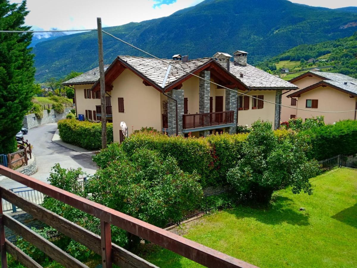 Appartamento Ai Piedi Del Gran Paradiso Сен-Пьер Экстерьер фото